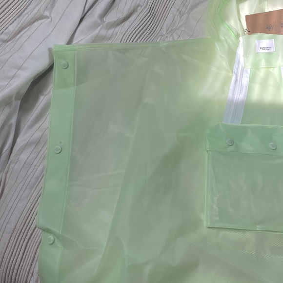 NWT Burberry Rain Poncho Pistachio - Picture 4 of 9